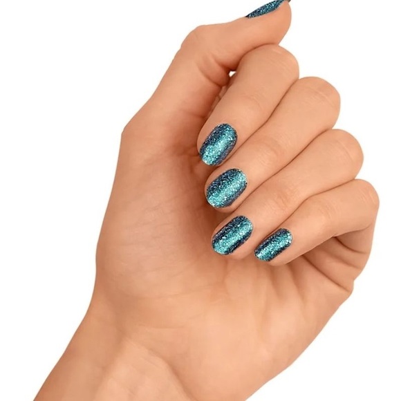 Color Street Alaskan Sky - Picture 4 of 4